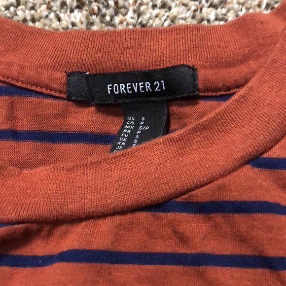 LAST Cropped tee - Picture 2 of 3